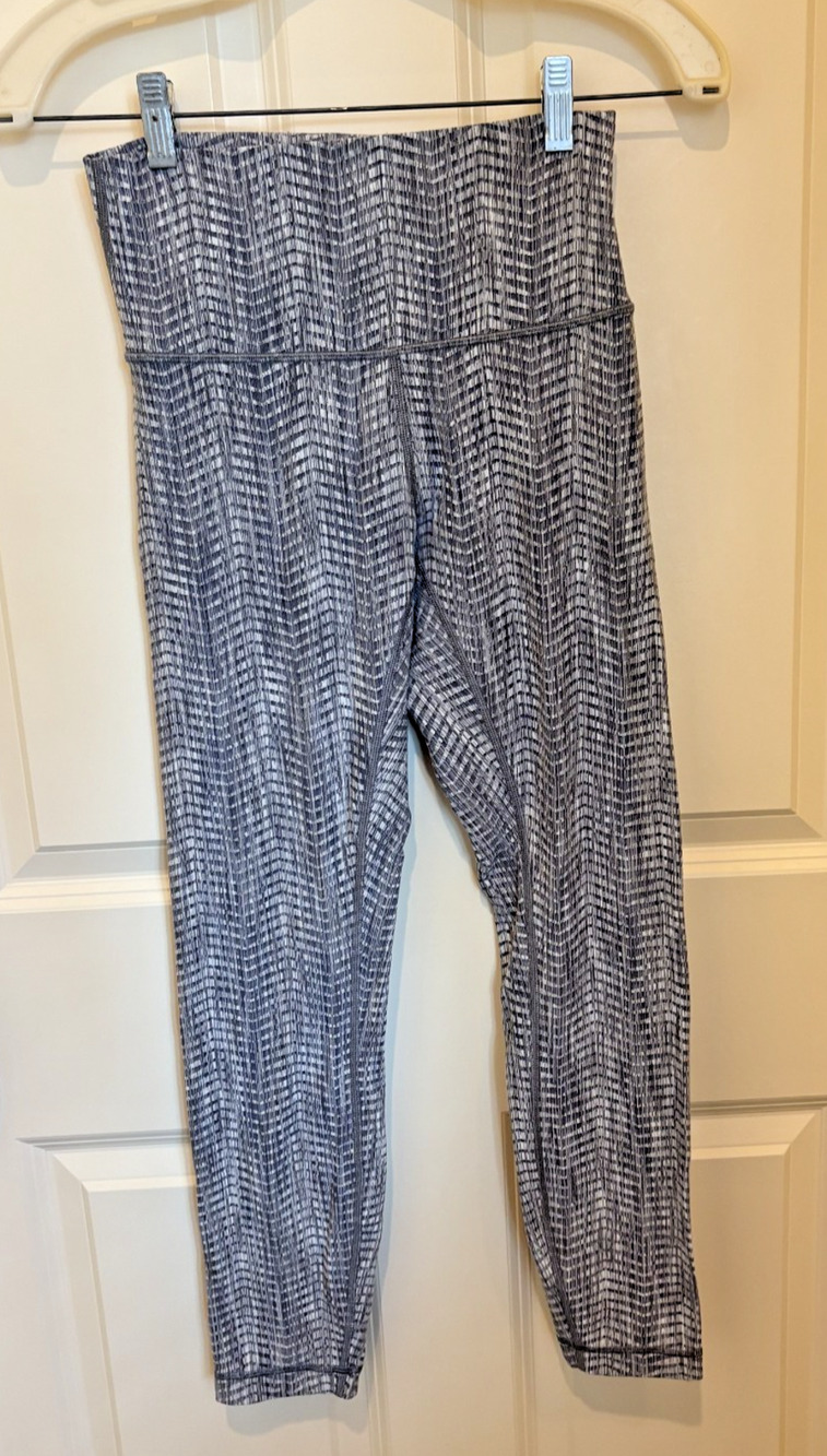 Lululemon Wunder Under Sz 6 High Rise Tights Style W5CAJS Wicking 4 Way Stretch